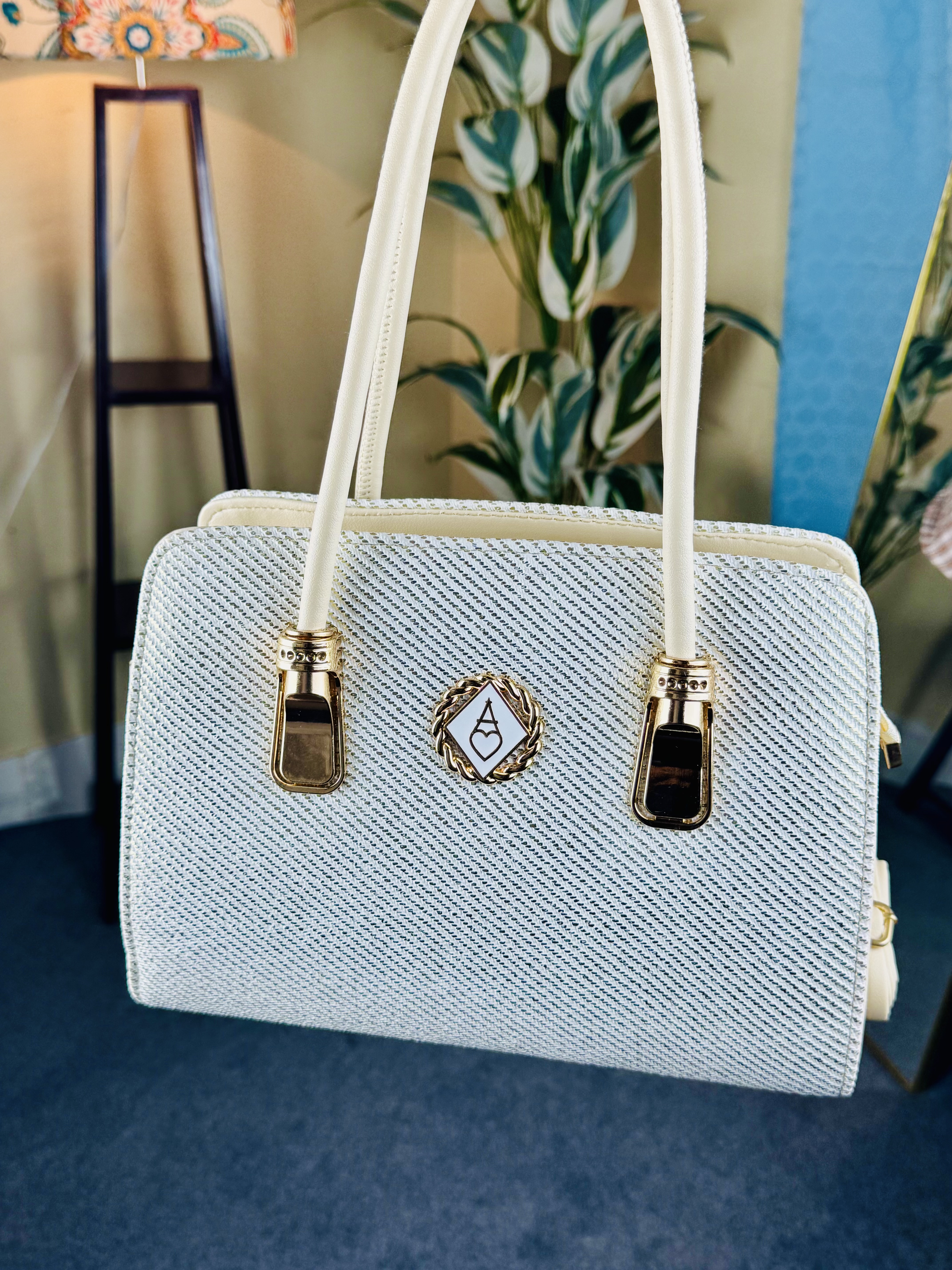Pretty   White Colour Bag