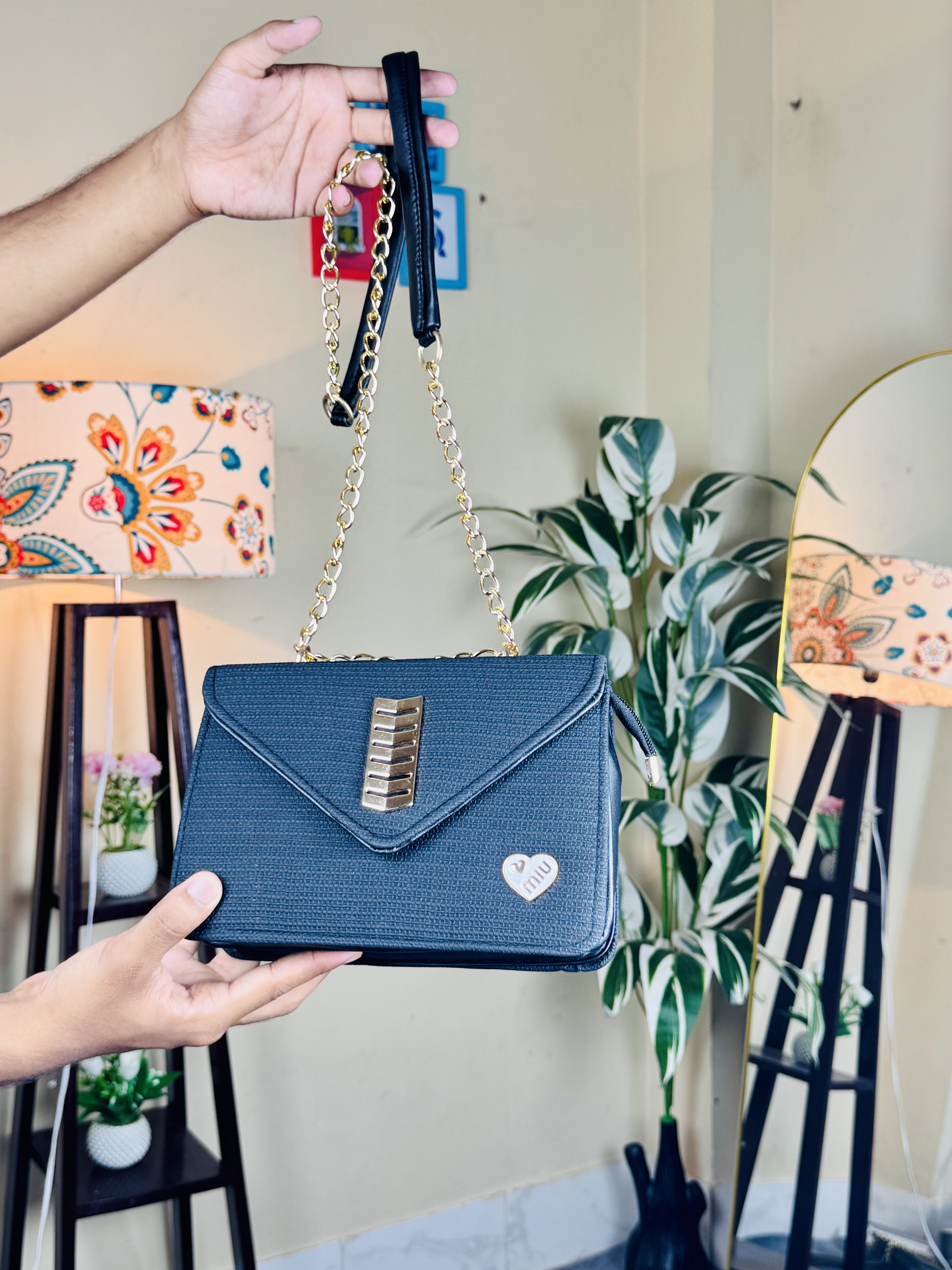 👜 Midnight Luxe Chain Bag ✨